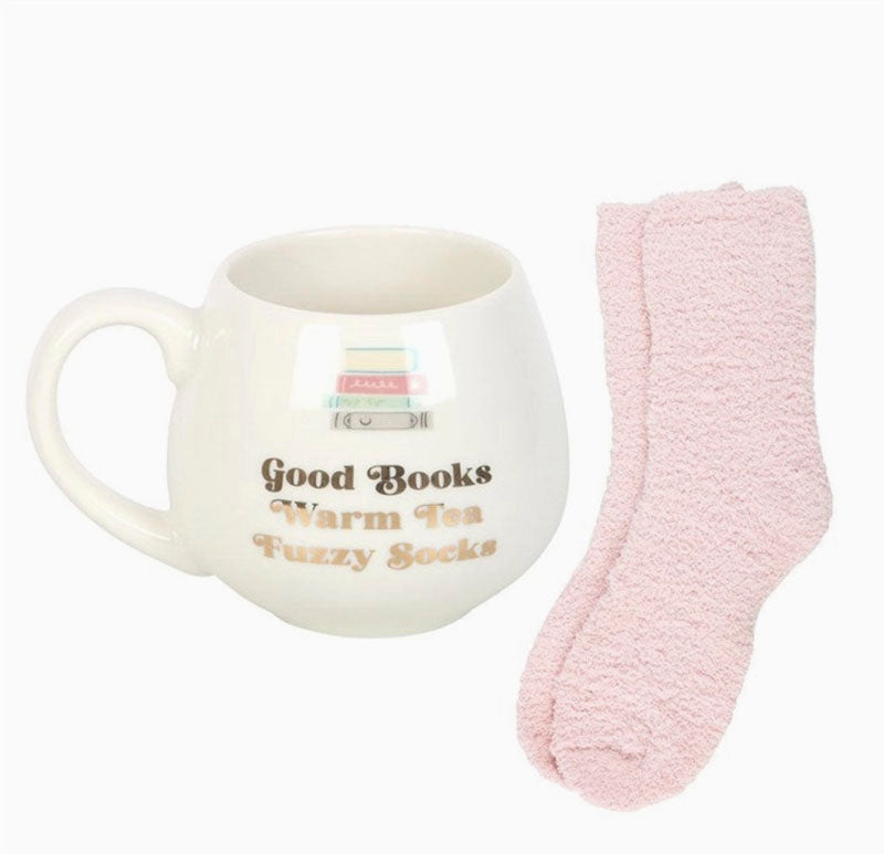 Mugg med sockar - Good books, warm tea & fuzzy socks